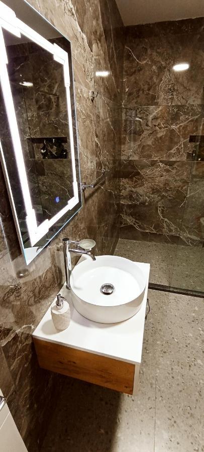 Selvia Apartament Tirana Kültér fotó
